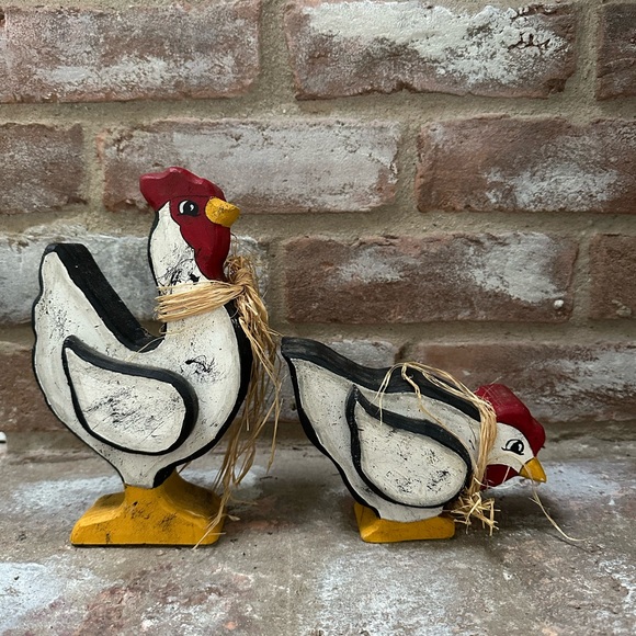 (2)Vintage Rustic Cottage Decor Handmade Red/White Rooster and Hen Figurines - Picture 2 of 4